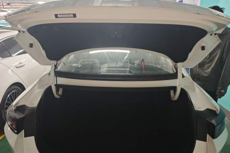 Used CHANGAN Eado 2025 Blue Whale 1.5T 500Bar Prestige Model Trunk