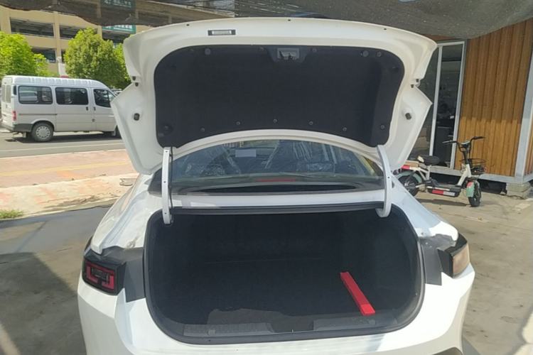 Used CHANGAN Eado 2025 Blue Whale 1.5T 500Bar Prestige Model Trunk