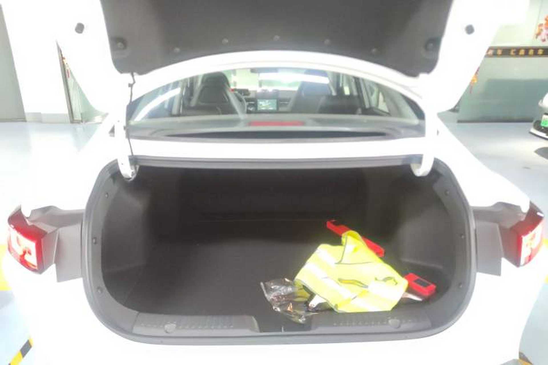 Used CHANGAN Eado 2025 Blue Whale 1.5T 500Bar Prestige Model Trunk