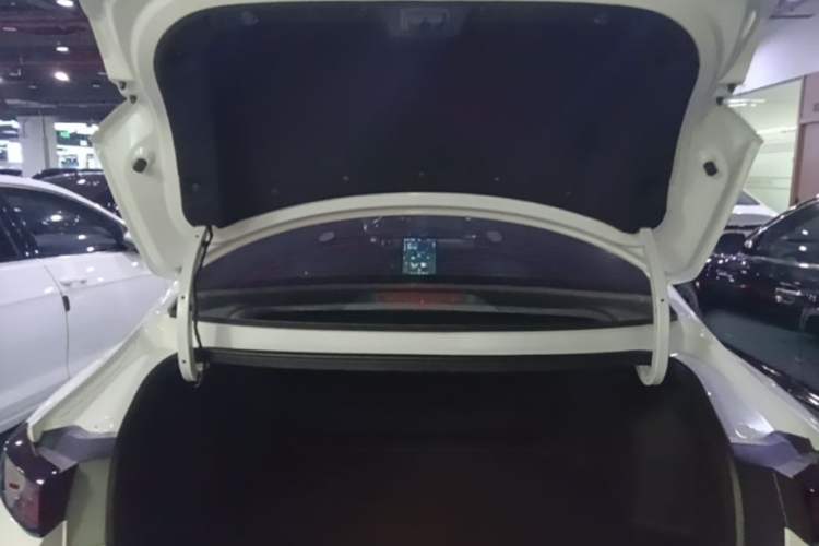 Used CHANGAN Eado 2025 Blue Whale 1.5T 500Bar Prestige Model Trunk
