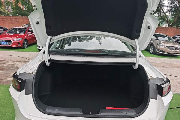 Used CHANGAN Eado 2025 Blue Whale 1.5T 500Bar Prestige Model Trunk