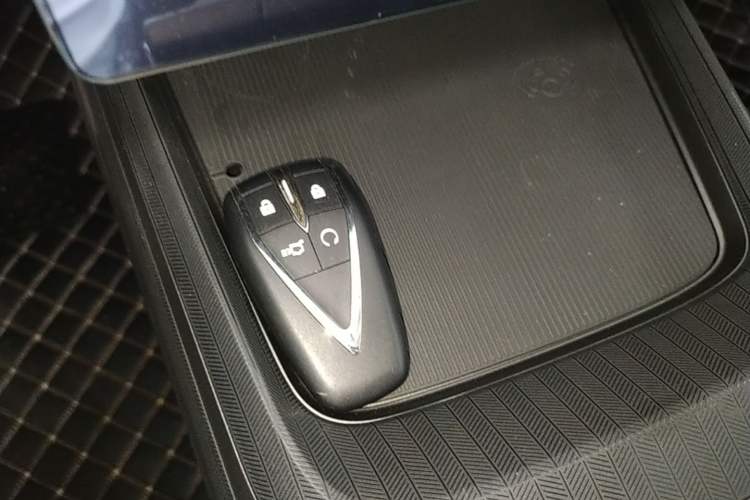 Used CHANGAN Eado 2025 Blue Whale 1.5T 500Bar Prestige Model Vehicle Key