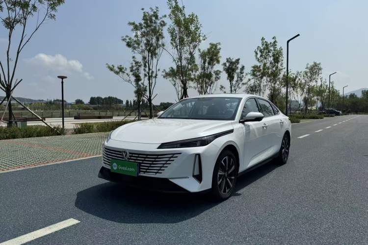 CHANGAN Eado 2025 Blue Whale 1.5T 500Bar Prestige Model