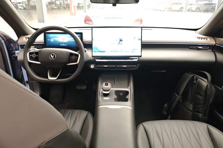 Used CHANGAN Eado 2026 Model, Fourth Generation, 1.5T 500Bar Smart Enjoyment Edition Center Console