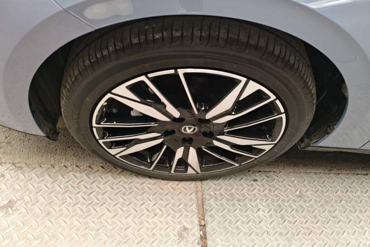 Used CHANGAN Eado 2026 Model, Fourth Generation, 1.5T 500Bar Smart Enjoyment Edition Left Front Wheel Hub