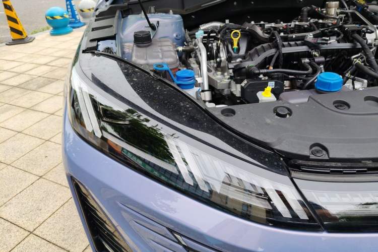 Used CHANGAN Eado 2026 Model, Fourth Generation, 1.5T 500Bar Smart Enjoyment Edition Right Front Headlight