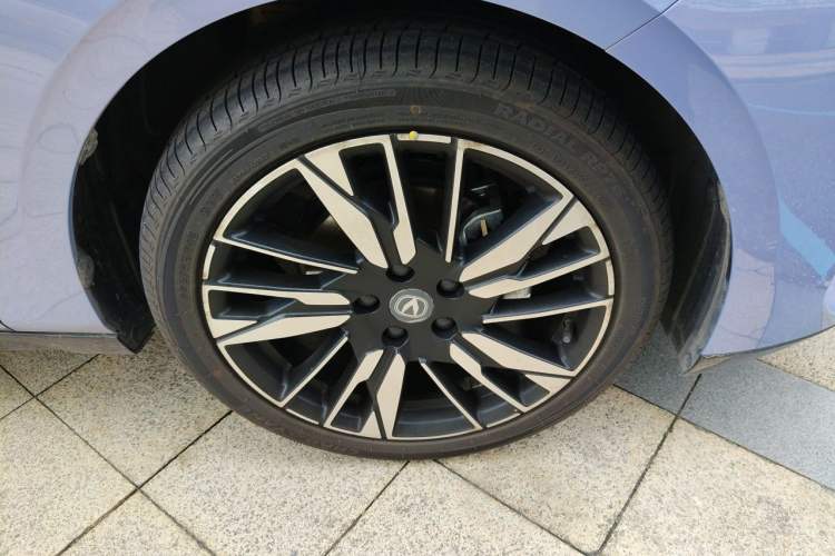 Used CHANGAN Eado 2026 Model, Fourth Generation, 1.5T 500Bar Smart Enjoyment Edition Right Front Wheel Hub