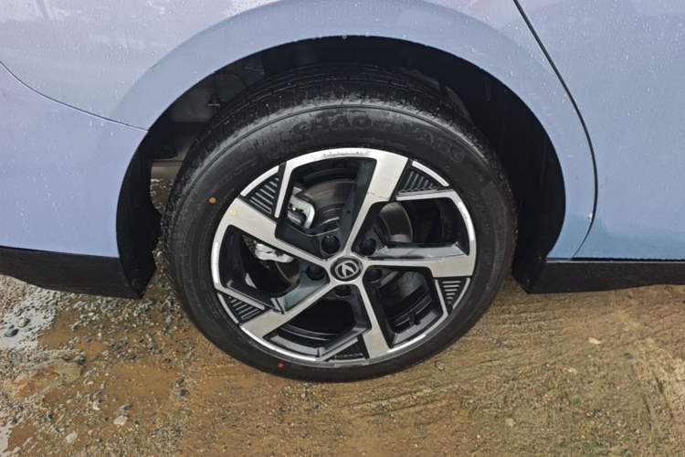 Used CHANGAN Eado 2026 Model, Fourth Generation, 1.5T 500Bar Enjoyment Edition Right Rear Wheel Hub