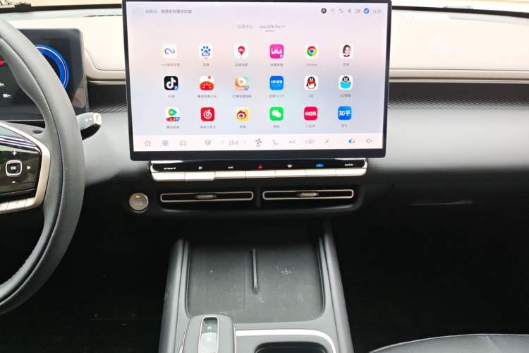 Used CHANGAN Eado 2026 Model, Fourth Generation, 1.5T 500Bar Dynamic Enjoyment Edition Audio And AC Panel