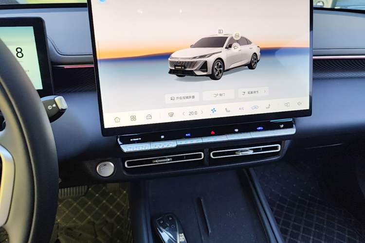 Used CHANGAN Eado 2026 Model, Fourth Generation, 1.5T 500Bar Smart Enjoyment Edition Audio And AC Panel
