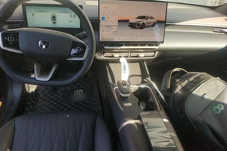 Used CHANGAN Eado 2026 Model, Fourth Generation, 1.5T 500Bar Smart Enjoyment Edition Center Console