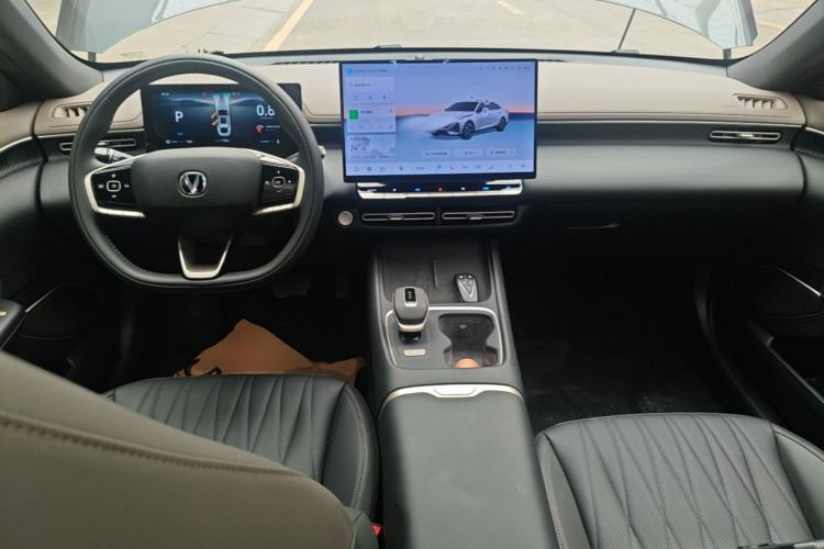 Used CHANGAN Eado 2026 Model, Fourth Generation, 1.5T 500Bar Smart Enjoyment Edition Center Console