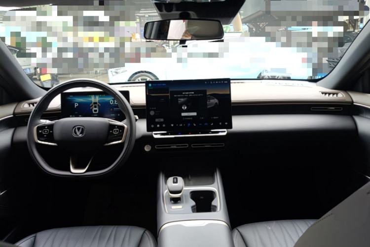 Used CHANGAN Eado 2026 Model, Fourth Generation, 1.5T 500Bar Smart Enjoyment Edition Center Console