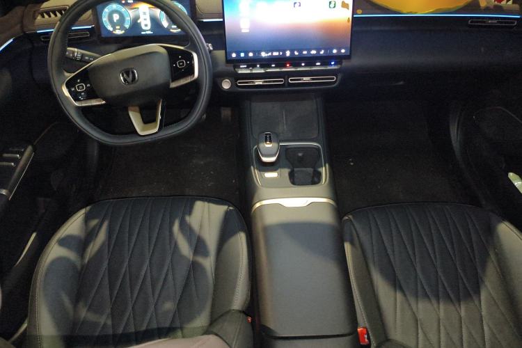 Used CHANGAN Eado 2026 Model, Fourth Generation, 1.5T 500Bar Smart Enjoyment Edition Center Console