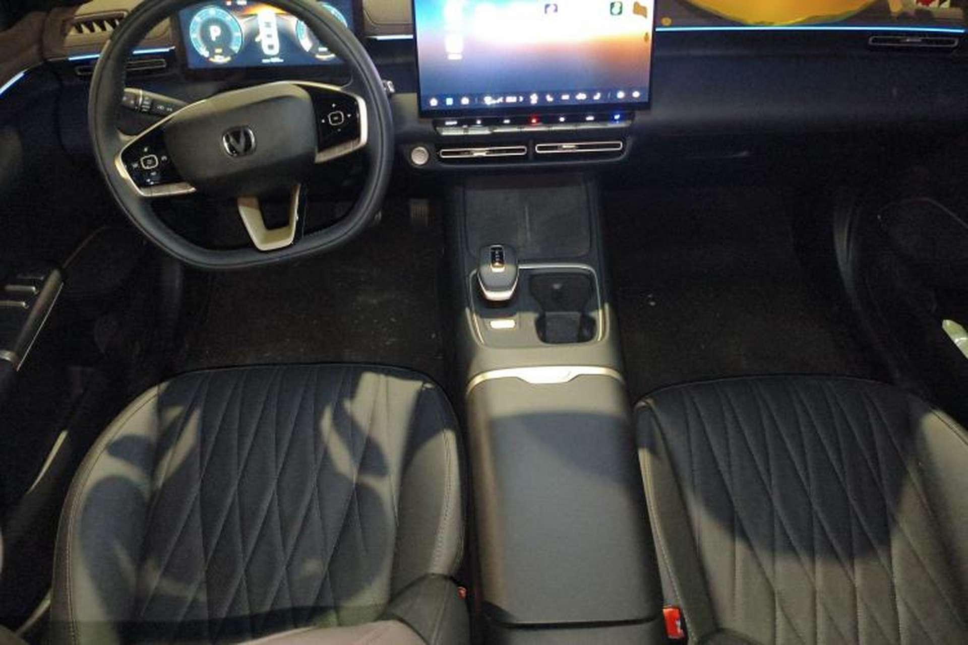 Used CHANGAN Eado 2026 Model, Fourth Generation, 1.5T 500Bar Smart Enjoyment Edition Center Console