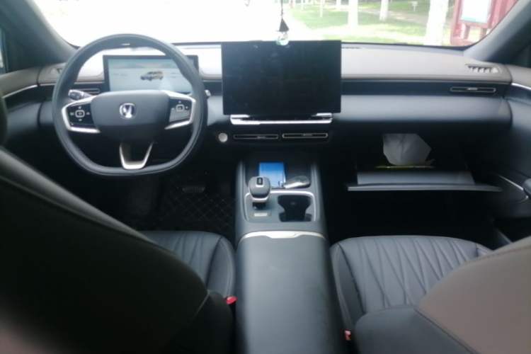 Used CHANGAN Eado 2026 Model, Fourth Generation, 1.5T 500Bar Smart Enjoyment Edition Center Console