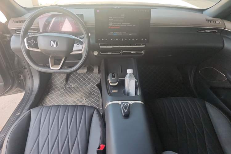 Used CHANGAN Eado 2026 Model, Fourth Generation, 1.5T 500Bar Smart Enjoyment Edition Center Console