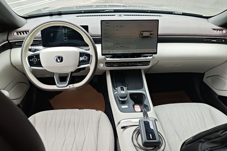 Used CHANGAN Eado 2026 Model, Fourth Generation, 1.5T 500Bar Smart Enjoyment Edition Center Console