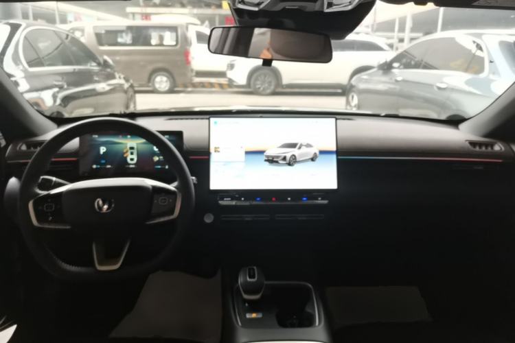 Used CHANGAN Eado 2026 Model, Fourth Generation, 1.5T 500Bar Smart Enjoyment Edition Center Console