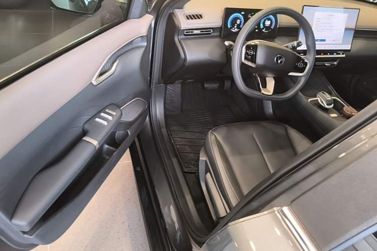 Used CHANGAN Eado 2026 Model, Fourth Generation, 1.5T 500Bar Dynamic Enjoyment Edition Driver Seat