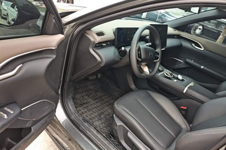 Used CHANGAN Eado 2026 Model, Fourth Generation, 1.5T 500Bar Dynamic Enjoyment Edition Driver Seat