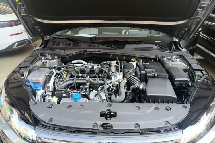 Used CHANGAN Eado 2026 Model, Fourth Generation, 1.5T 500Bar Smart Enjoyment Edition Engine Bay