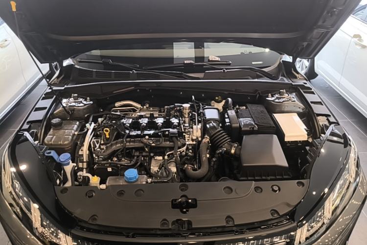 Used CHANGAN Eado 2026 Model, Fourth Generation, 1.5T 500Bar Dynamic Enjoyment Edition Engine Bay