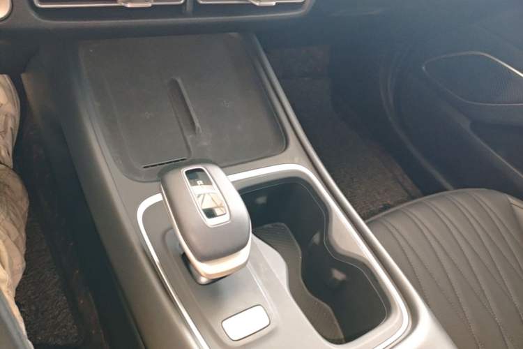 Used CHANGAN Eado 2026 Model, Fourth Generation, 1.5T 500Bar Smart Enjoyment Edition Gear Lever