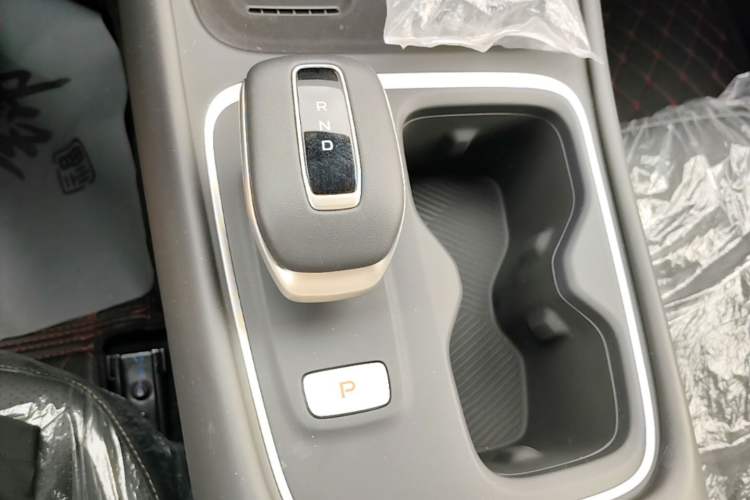 Used CHANGAN Eado 2026 Model, Fourth Generation, 1.5T 500Bar Smart Enjoyment Edition Gear Lever