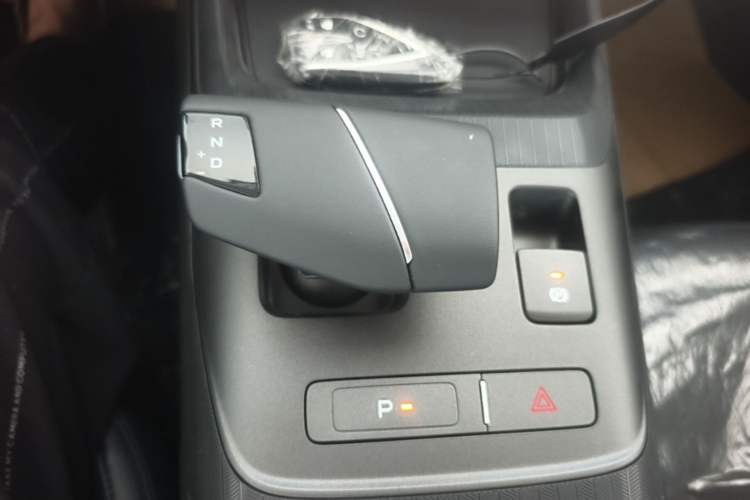 Used CHANGAN Eado 2026 Model, 1.5T Classic Edition Gear Lever