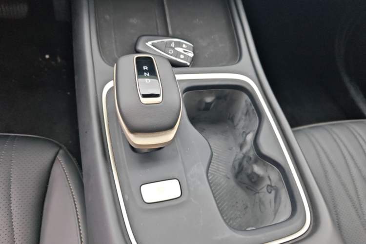 Used CHANGAN Eado 2026 Model, Fourth Generation, 1.5T 500Bar Smart Enjoyment Edition Gear Lever