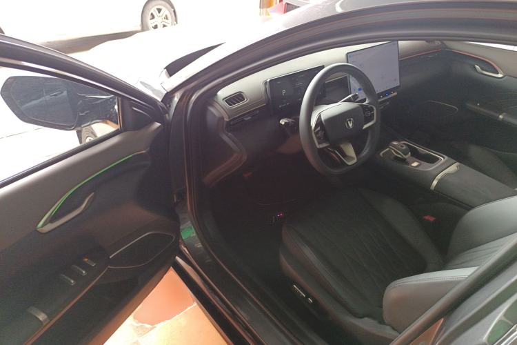 Used CHANGAN Eado 2026 Model, Fourth Generation, 1.5T 500Bar Smart Enjoyment Edition Interior 3