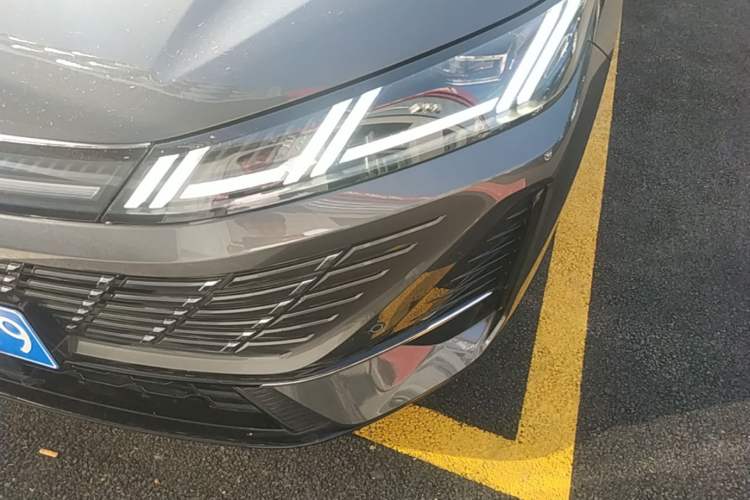 Used CHANGAN Eado 2026 Model, Fourth Generation, 1.5T 500Bar Smart Enjoyment Edition Left Front Headlight