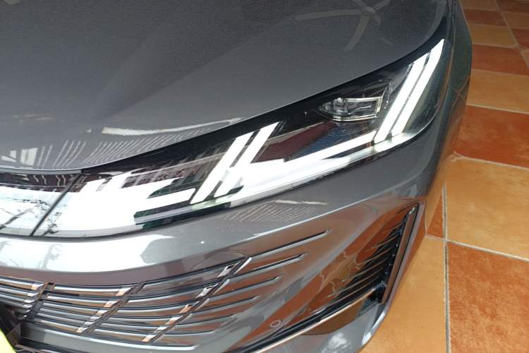 Used CHANGAN Eado 2026 Model, Fourth Generation, 1.5T 500Bar Smart Enjoyment Edition Left Front Headlight