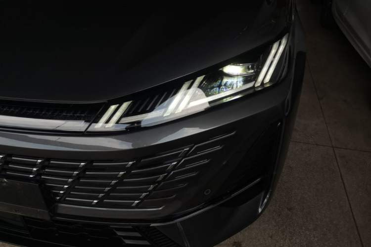 Used CHANGAN Eado 2026 Model, Fourth Generation, 1.5T 500Bar Smart Enjoyment Edition Left Front Headlight