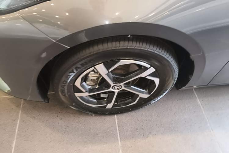 Used CHANGAN Eado 2026 Model, Fourth Generation, 1.5T 500Bar Dynamic Enjoyment Edition Left Front Wheel Hub