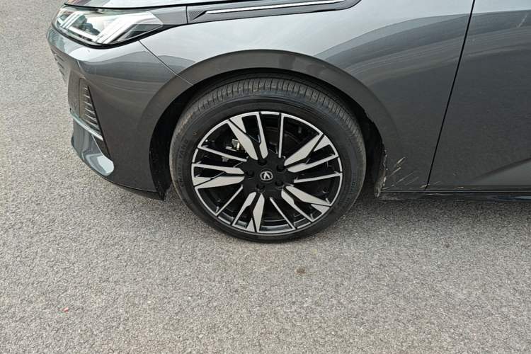 Used CHANGAN Eado 2026 Model, Fourth Generation, 1.5T 500Bar Smart Enjoyment Edition Left Front Wheel Hub