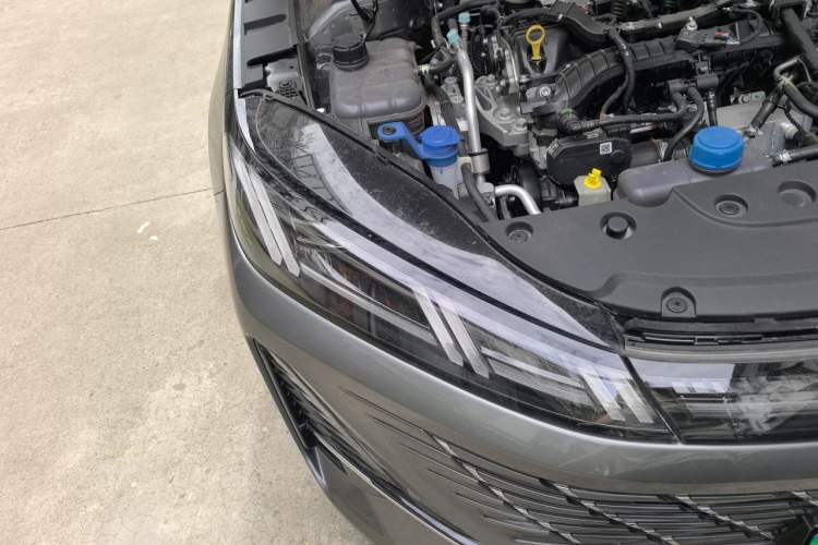 Used CHANGAN Eado 2026 Model, Fourth Generation, 1.5T 500Bar Smart Enjoyment Edition Right Front Headlight