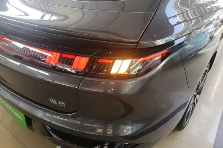 Used CHANGAN Eado 2026 Model, Fourth Generation, 1.5T 500Bar Smart Enjoyment Edition Right Rear Taillight