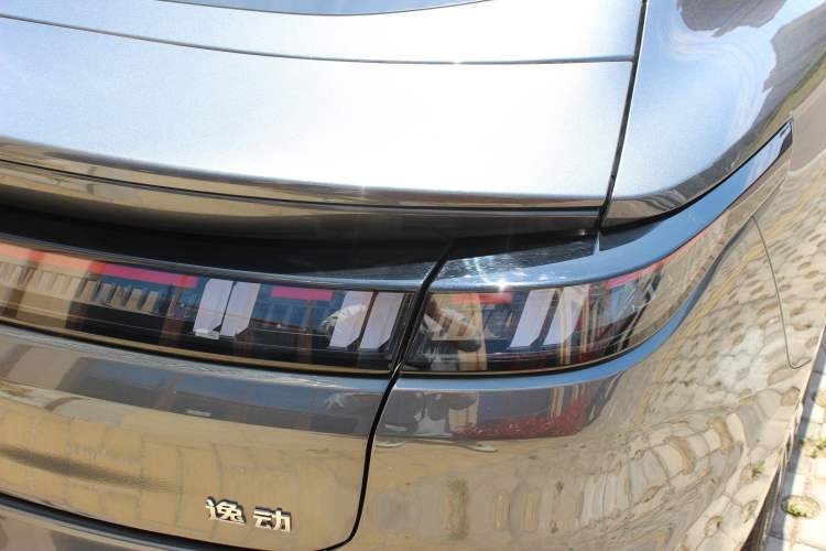 Used CHANGAN Eado 2026 Model, Fourth Generation, 1.5T 500Bar Smart Enjoyment Edition Right Rear Taillight