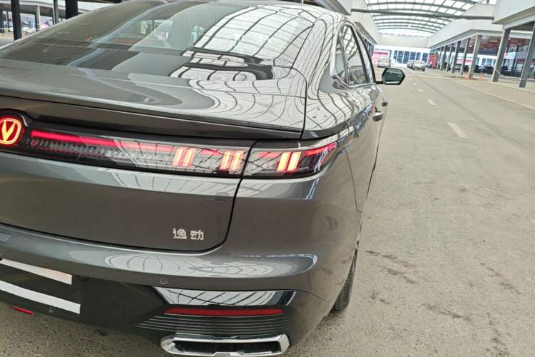 Used CHANGAN Eado 2026 Model, Fourth Generation, 1.5T 500Bar Smart Enjoyment Edition Right Rear Taillight