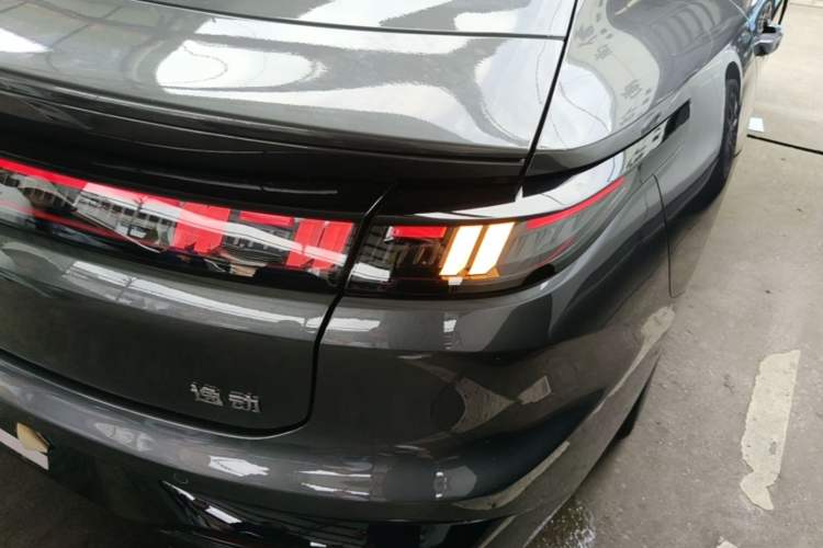 Used CHANGAN Eado 2026 Model, Fourth Generation, 1.5T 500Bar Smart Enjoyment Edition Right Rear Taillight