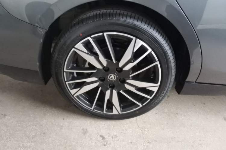 Used CHANGAN Eado 2026 Model, Fourth Generation, 1.5T 500Bar Smart Enjoyment Edition Right Rear Wheel Hub