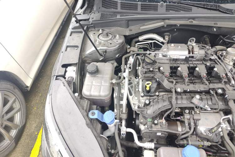 Used CHANGAN Eado 2026 Model, Fourth Generation, 1.5T 500Bar Smart Enjoyment Edition Engine Bay Right