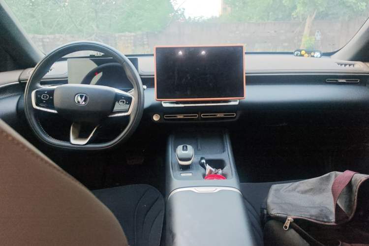 Used CHANGAN Eado 2026 Model, Fourth Generation, 1.5T 500Bar Dynamic Enjoyment Edition Center Console