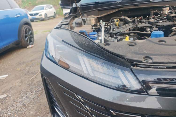 Used CHANGAN Eado 2026 Model, Fourth Generation, 1.5T 500Bar Dynamic Enjoyment Edition Right Front Headlight