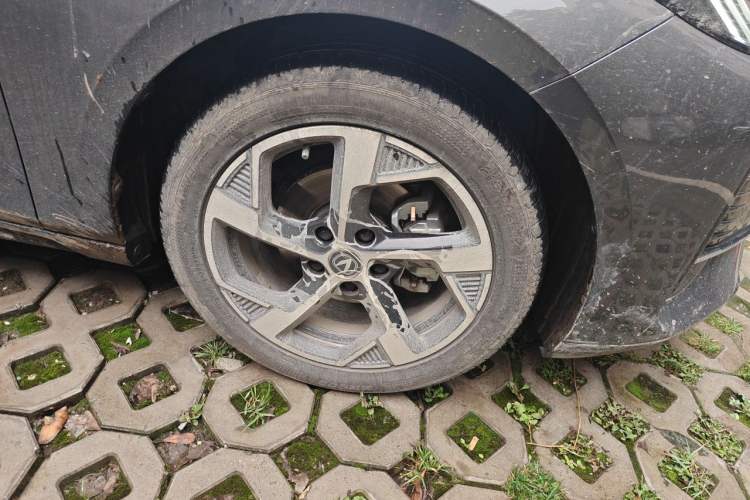 Used CHANGAN Eado 2026 Model, Fourth Generation, 1.5T 500Bar Enjoyment Edition Right Front Wheel Hub