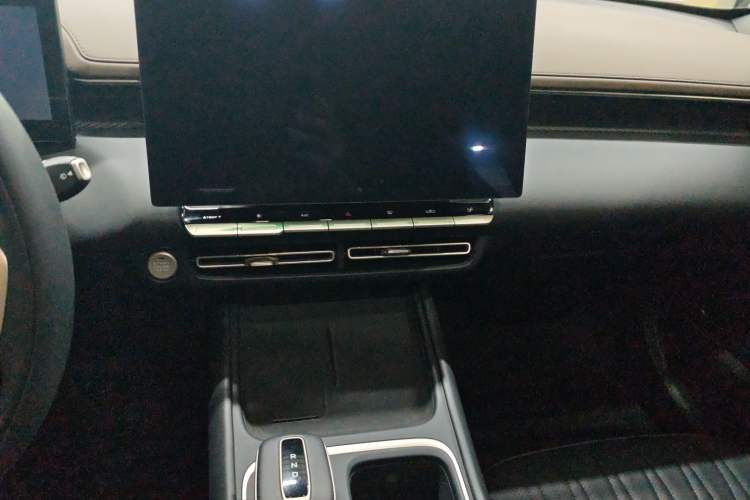 Used CHANGAN Eado 2026 Model, Fourth Generation, 1.5T 500Bar Smart Enjoyment Edition Audio And AC Panel