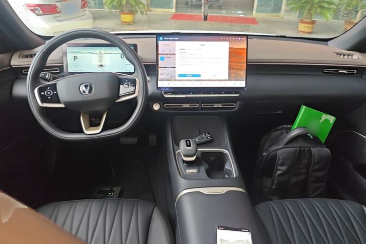 Used CHANGAN Eado 2026 Model, Fourth Generation, 1.5T 500Bar Smart Enjoyment Edition Center Console