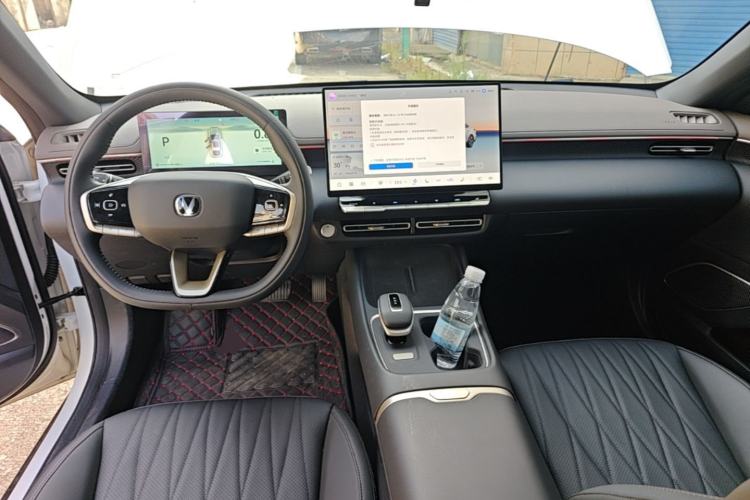 Used CHANGAN Eado 2026 Model, Fourth Generation, 1.5T 500Bar Smart Enjoyment Edition Center Console